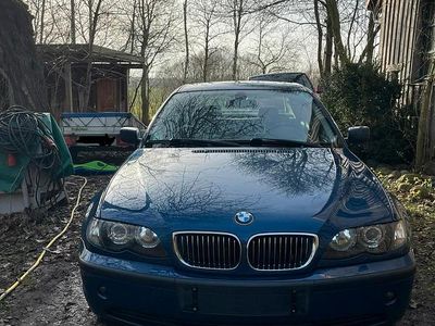 Second-hand BMW 320 170 CP (125 kW) 2002 Albastru Berlinǎ