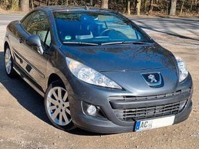 Gebraucht Peugeot 207 CC Allure 120 PS (88 kW) 2013 Grau Cabrio