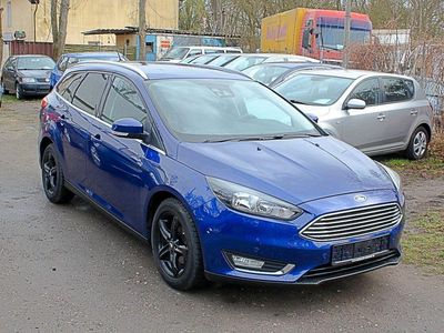 Gebraucht Ford Focus Titanium 125 PS (91 kW) 2016 Blau Kombi