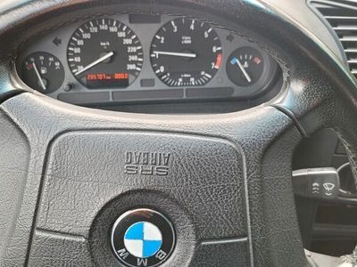 gebraucht BMW 318 is Baujahr 1994