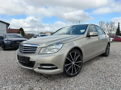 Używany Mercedes C250 204 KM (150 kW) 2011 Beżowy Sedan/Limuzyna