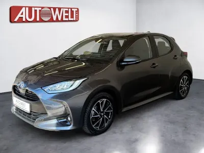 Gebraucht Toyota Yaris Team 116 PS (85 kW) 2022 Grau Kleinwagen