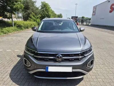 Gebraucht VW T-Roc Style 150 PS (110 kW) 2023 Grau SUV