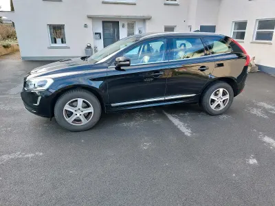 Używany Volvo XC60 Summum 150 KM (110 kW) 2017 Czarny SUV