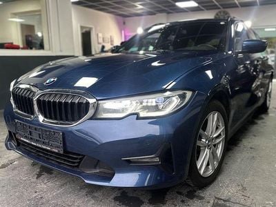 Blau Gebraucht 2021 BMW 320 Luxury Line Kombi | 18.800 € (Etwas zu teuer)