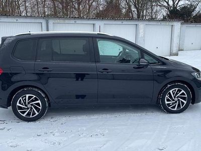 Gebraucht VW Touran 115 PS (84 kW) 2019 Schwarz Van / Kleinbus