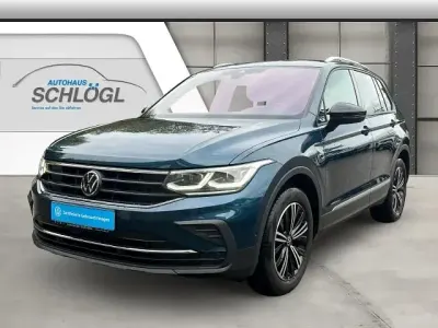 Gebraucht VW Tiguan Active 150 PS (110 kW) 2021 Nightshade blue metallic (metallic) SUV