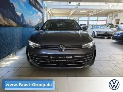 Gebraucht VW Passat Business 150 PS (110 kW) 2025 Grau metallic Kombi