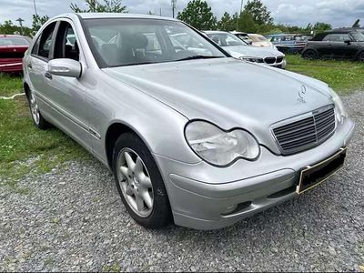Mercedes C200