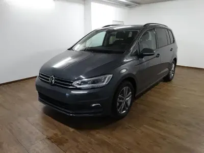 Neu VW Touran Comfortline 150 PS (110 kW) 2026 Delfingrau metallic Van / Kleinbus