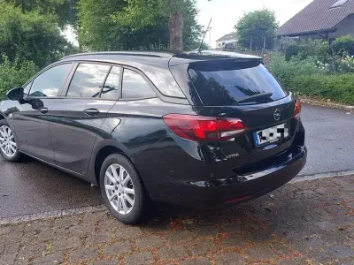 Gebraucht Opel Astra Edition 131 PS (96 kW) 2022 Schwarz Kleinwagen