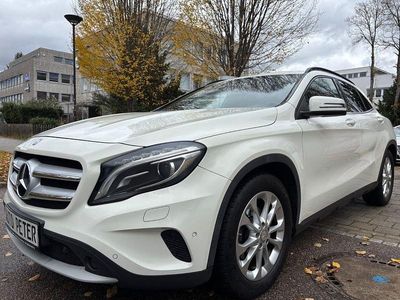 Mercedes GLA220