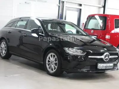 Gebraucht Mercedes CLA180 Shooting Brake 116 PS (85 kW) 2022 Schwarz Kombi