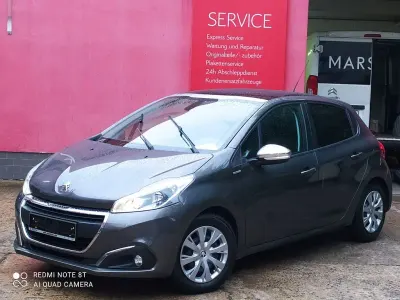 Gebraucht Peugeot 208 Style 82 PS (60 kW) 2018 Grau Kleinwagen