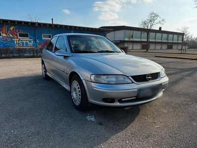 Gebraucht Opel Vectra 115 PS (84 kW) 1999 Silber Limousine