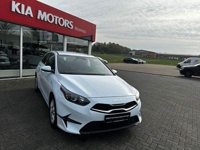 Gebraucht Kia Ceed Comfort 140 PS (102 kW) 2024 Weiß Kleinwagen