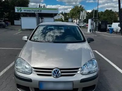 Gebraucht VW Golf V 102 PS (75 kW) 2004 Beige Kleinwagen