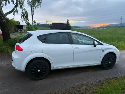 Używany Seat Leon 170 KM (125 kW) 2009 Biały Hatchback
