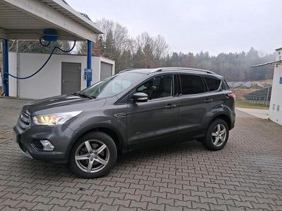Gebraucht Ford Kuga 180 PS (132 kW) 2017 Braun SUV