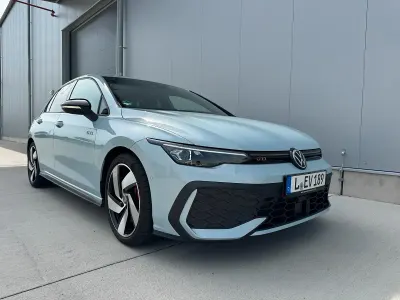 Gebraucht VW Golf VIII Style 265 PS (194 kW) 2025 Blau Limousine