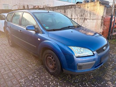 Second-hand Ford Focus Fun X 101 CP (74 kW) 2007 Albastru Break