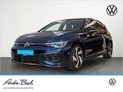 Używany VW Golf VIII GTI Clubsport 300 KM (220 kW) 2022 Niebieski Sedan/Limuzyna