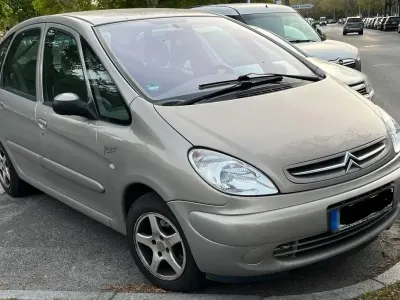 Gebraucht Citroën Xsara Picasso 116 PS (85 kW) 2003 Silber Van / Kleinbus