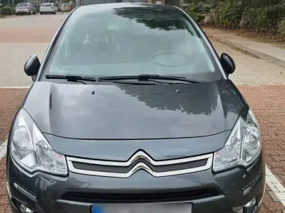 Gebraucht Citroën C3 Exclusive 83 PS (61 kW) 2016 Grau Limousine