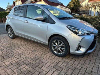 Gebraucht Toyota Yaris 111 PS (81 kW) 2017 Silber Kleinwagen