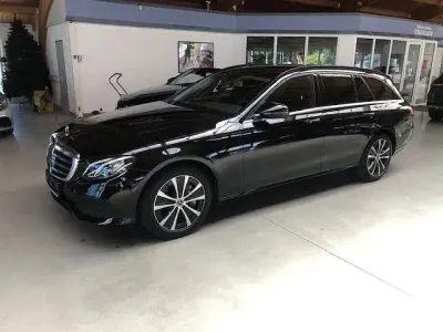Gebraucht Mercedes E300 194 PS (142 kW) 2019 Schwarz Limousine