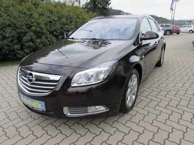 Usado Opel Insignia Innovation 160 HP (117 kW) 2012 Castanho Carrinha