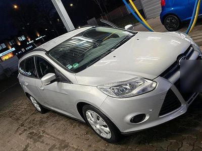 Usata Ford Focus 105 CV (77 kW) 2012 Argento Station wagon