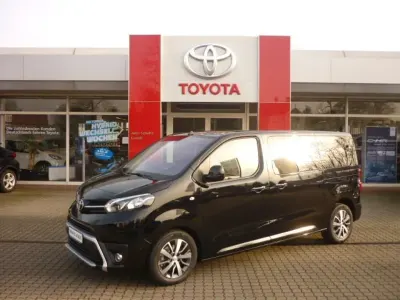 Gebraucht Toyota Proace Verso Team 150 PS (110 kW) 2021 Graphitschwarz metallic Kombi