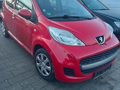 Gebraucht Peugeot 107 Filou 68 PS (50 kW) 2011 Rouge scarlet Kleinwagen