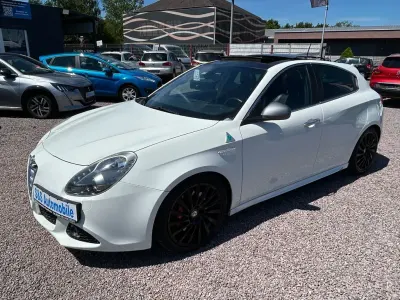Gebraucht Alfa Romeo Giulietta Quadrifoglio Verde 235 PS (172 kW) 2013 Weiß Kleinwagen