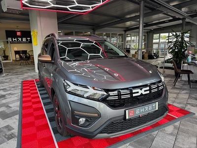 Grau Gebraucht 2024 Dacia Jogger Extreme Van / Kleinbus | 21.480 € (Fairer Preis)