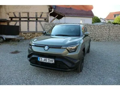 Neu Suzuki e-Vitara Club 105 kW (144 PS) 2026 SUV