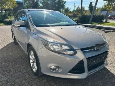 Gebraucht Ford Focus Titanium 125 PS (91 kW) 2012 Silber Kombi