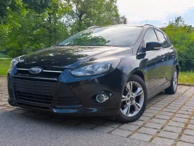 Gebraucht Ford Focus 116 PS (85 kW) 2012 Schwarz Kombi