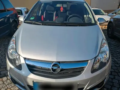 Gebraucht Opel Corsa 69 PS (50 kW) 2010 Silber Kleinwagen