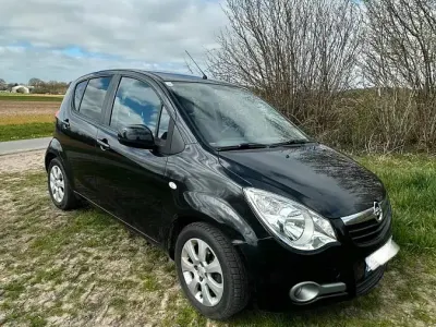 Gebraucht Opel Agila 65 PS (47 kW) 2009 Schwarz Kleinwagen