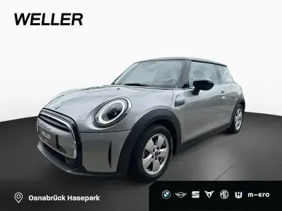 Gebraucht Mini Cooper Essential 136 PS (100 kW) 2023 Melting silver iii (silber) Kleinwagen