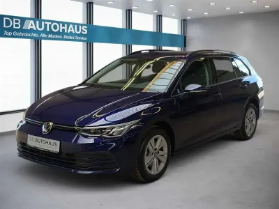 Gebraucht VW Golf VIII Life 110 PS (80 kW) 2024 Blau Kombi