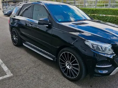 Używany Mercedes GLE350 258 KM (189 kW) 2015 Czarny SUV