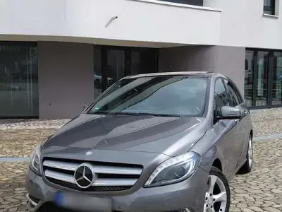 Gebraucht Mercedes B200 136 PS (100 kW) 2013 Grau Kleinwagen