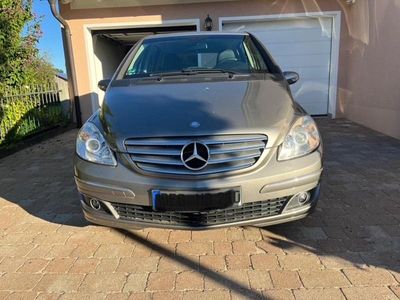 Mercedes B200