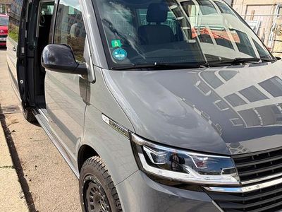 Usata VW California Beach 150 CV (110 kW) 2022 Grigio Furgone