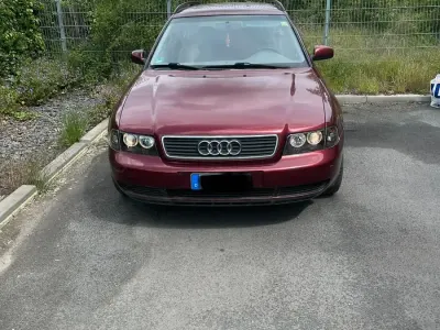 Używany Audi A4 125 KM (91 kW) 1998 Czerwony Kombi