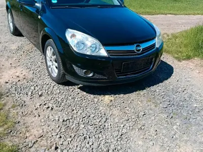 Gebraucht Opel Astra 116 PS (85 kW) 2009 Schwarz Kombi