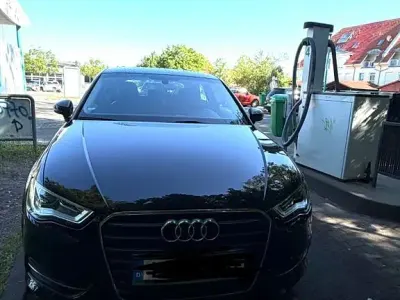 Gebraucht Audi A3 Attraction 122 PS (89 kW) 2013 Schwarz Kleinwagen